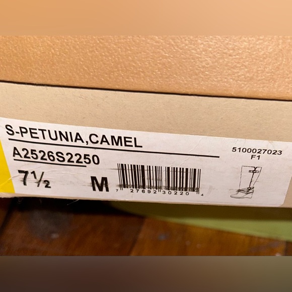 Boots with wedge heel - Picture 8 of 8